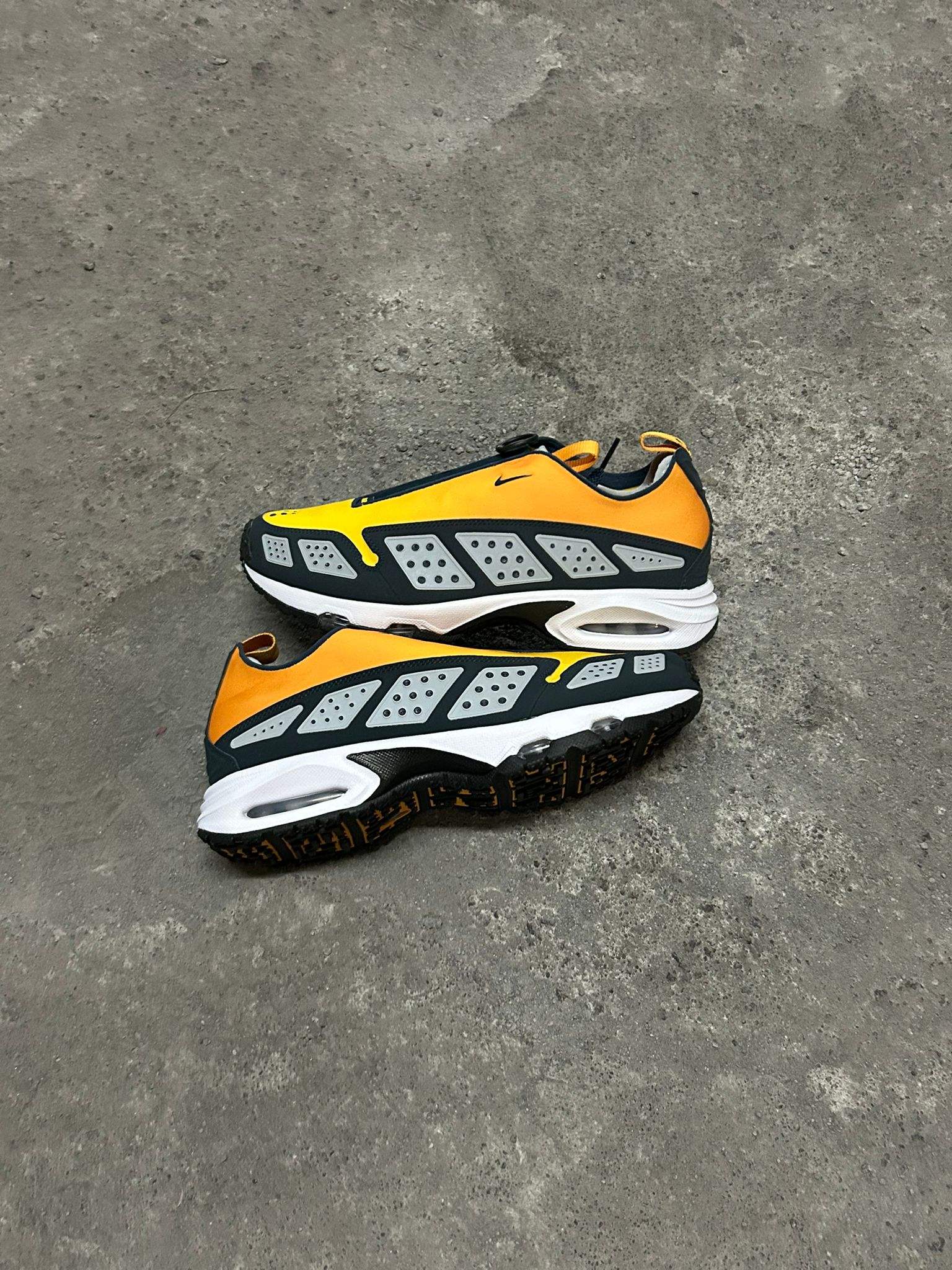 Air Max SNDR Canyon Gold