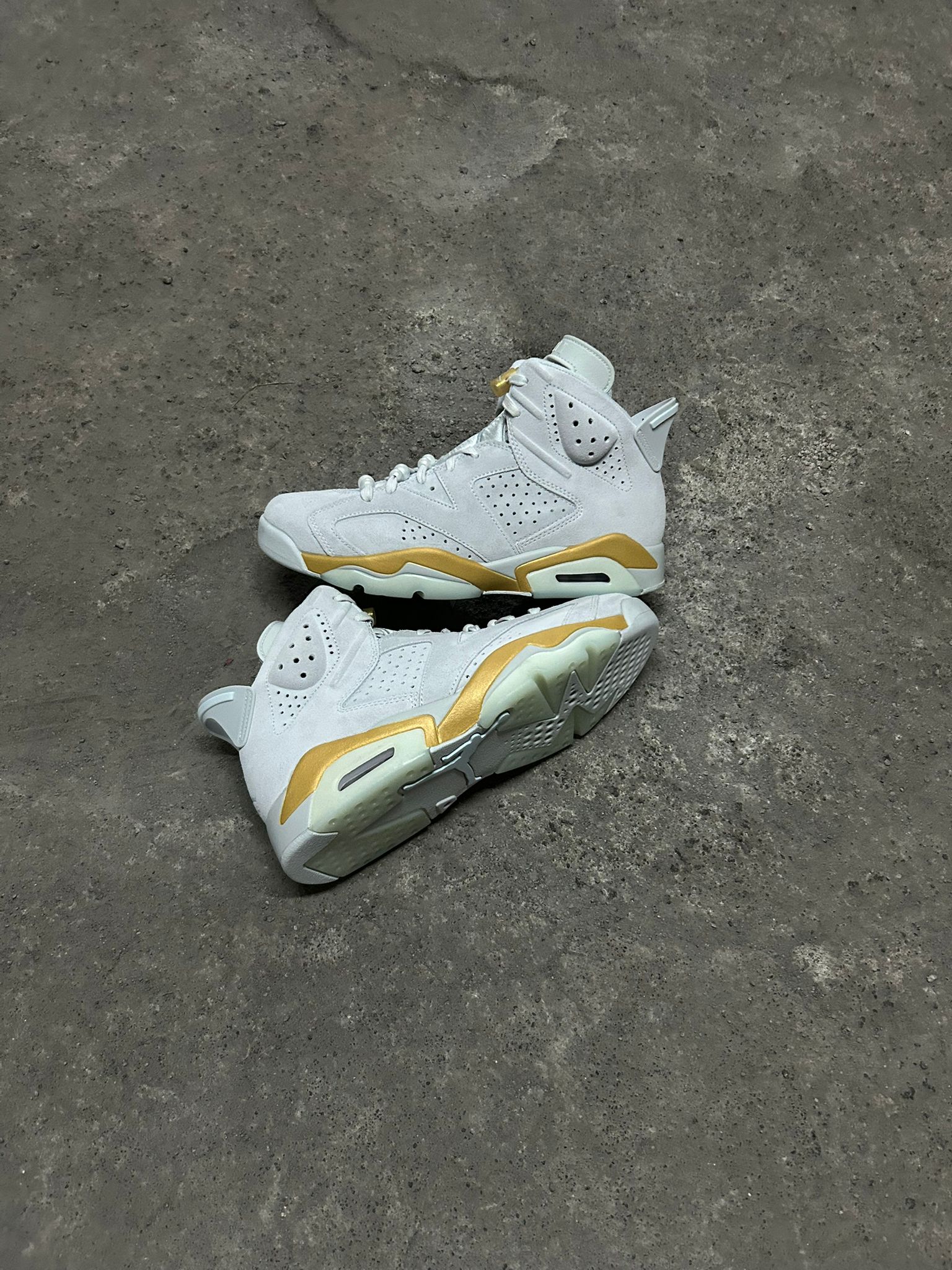 Jordan 6 Pearl
