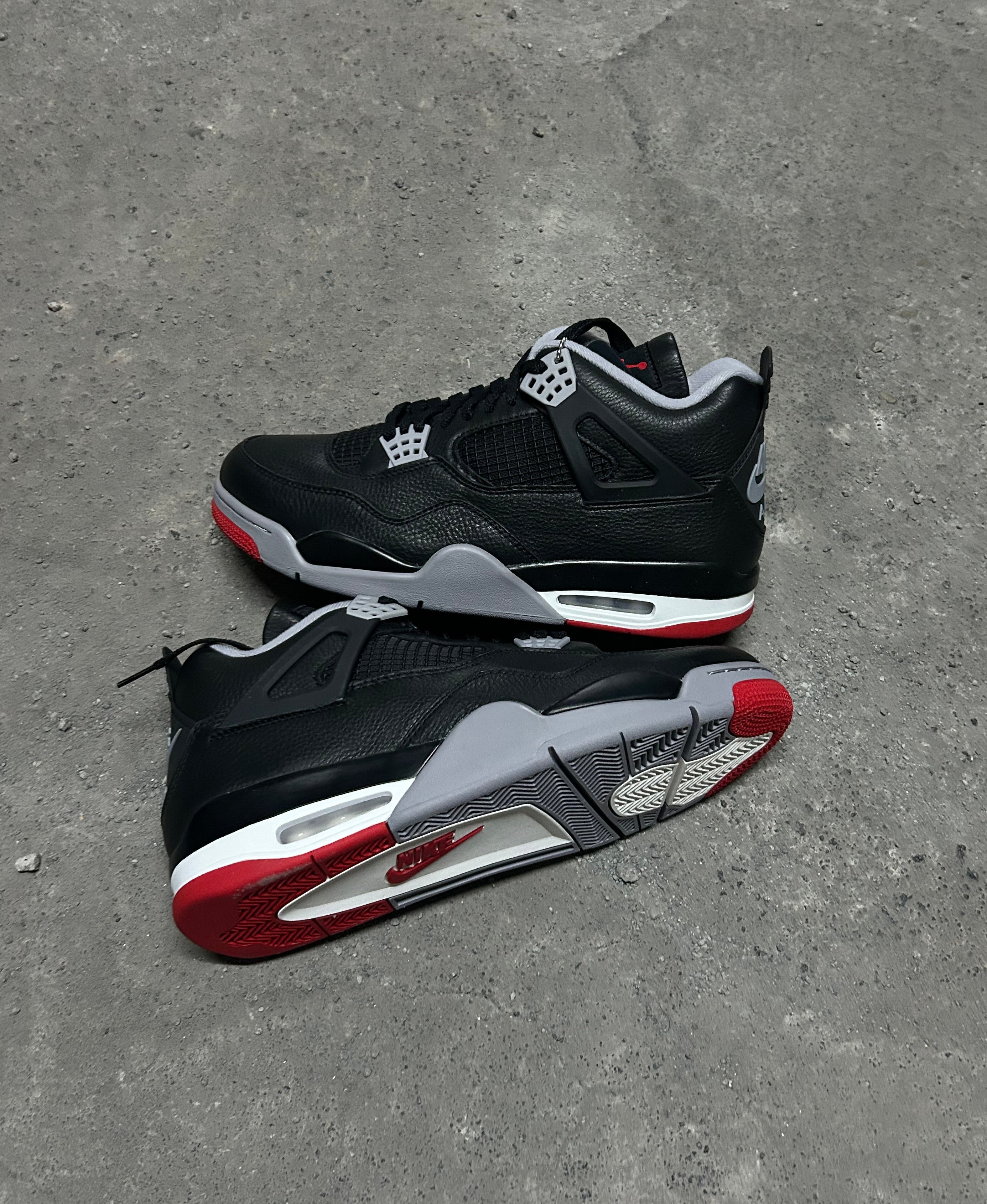 Jordan 4 Retro Bred (2025)
