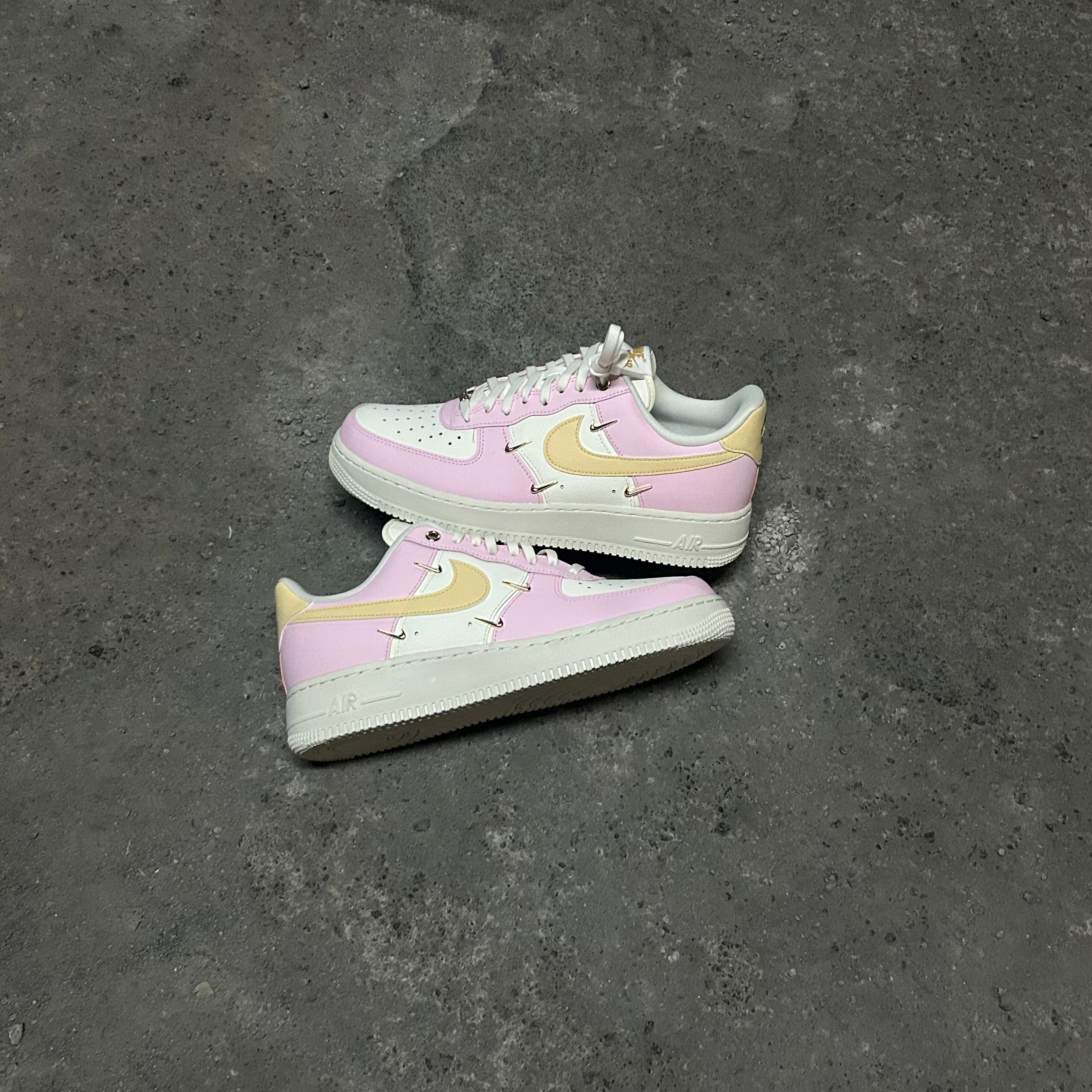 Air Force 1 Mini Swoosh Pink