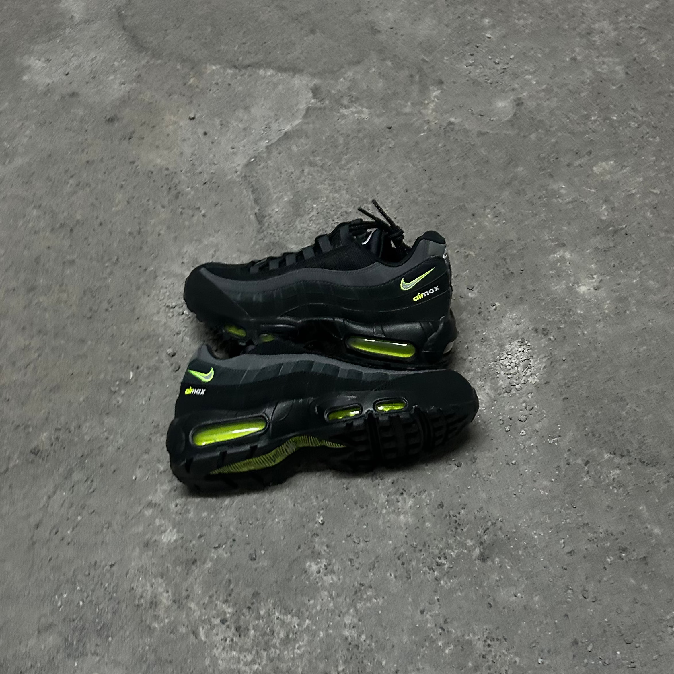 Air Max 95 Black Volt