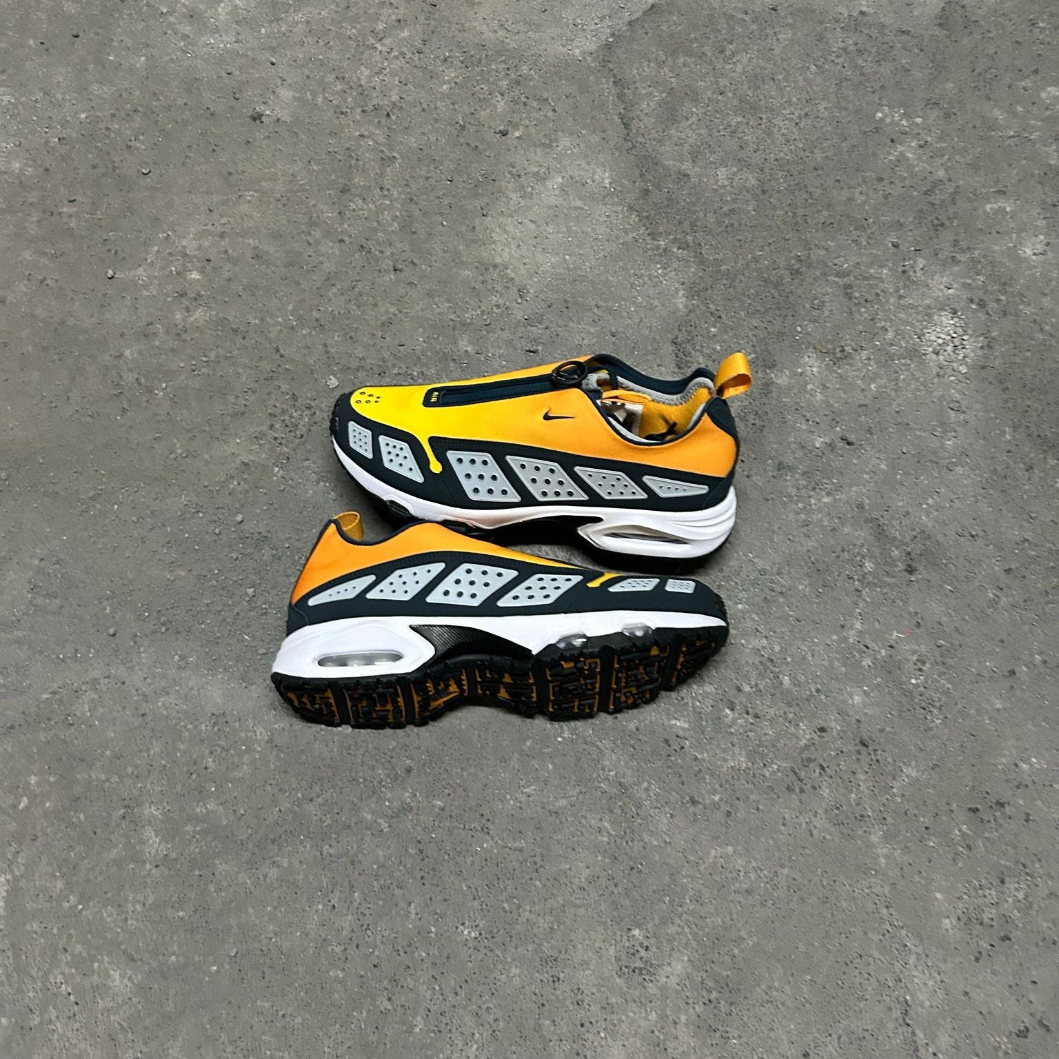 Air Max SNDR Canyon Gold